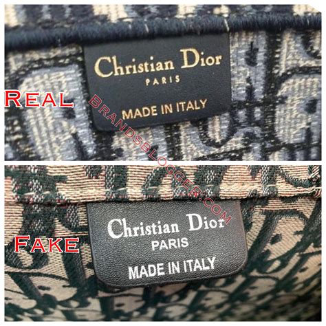 dior umhängetasche herren fake|dior tote bag authenticity.